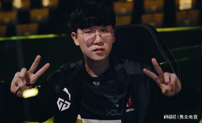 他在不断的 他在不断的